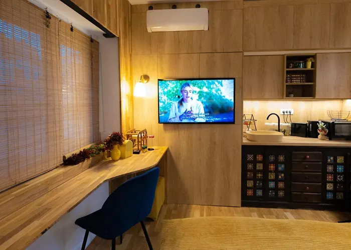 Apartment Tango - Center