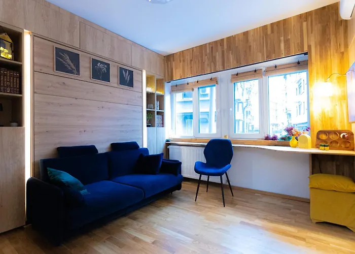 Apartment Tango - Center